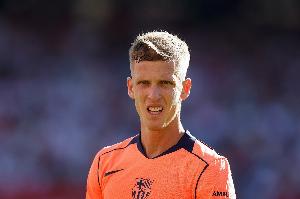 每体:德科周四与奥尔莫的经纪人会面,虽然拜仁有意但球员不想走