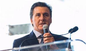 TA:弗里德金寻求10亿英镑出售埃弗顿股份,两年前3.3亿英镑收购